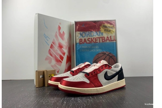Away FN0432-100 Room Retro Low Jordan OG Trophy 1 0513